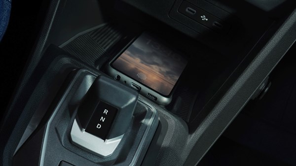 Built-in inductive wireless charger- Dacia Sandero
